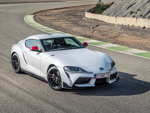 20202.0T GR Supra WҎ w^