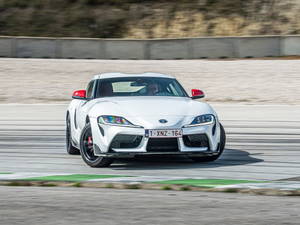 20202.0T GR Supra WҎ w^