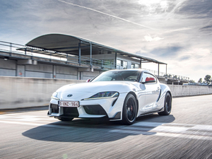 20202.0T GR Supra WҎ w^