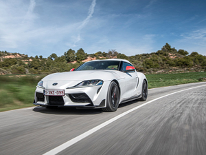 20202.0T GR Supra WҎ w^