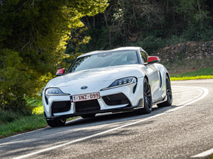 20202.0T GR Supra WҎ w^