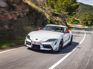 20202.0T GR Supra WҎ w^