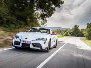 20202.0T GR Supra WҎ w^