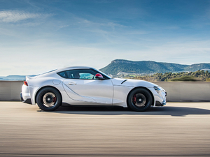 20202.0T GR Supra WҎ w^