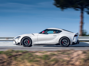 20202.0T GR Supra WҎ w^