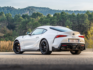 20202.0T GR Supra WҎ w^