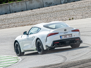 20202.0T GR Supra WҎ w^