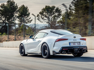 20202.0T GR Supra WҎ w^