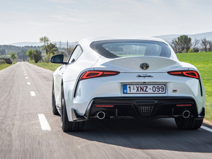 20202.0T GR Supra WҎ w^