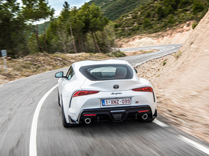 20202.0T GR Supra WҎ w^