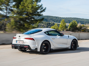 20202.0T GR Supra WҎ w^