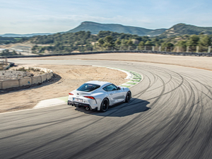 20202.0T GR Supra WҎ w^