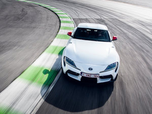 20202.0T GR Supra WҎ w^