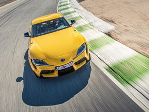 20202.0T GR Supra WҎ w^