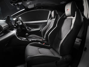 2020款GR YARiS 空间座椅