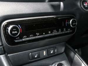 2020款GR YARiS 中控区