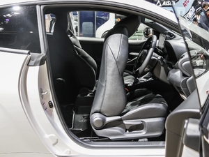 2020款GR YARiS 空间座椅