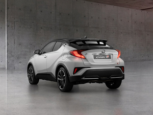 2020款GR Sport 整体外观