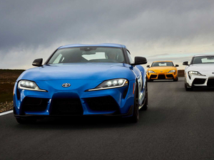 20212.0T GR Supra Ҏ w^