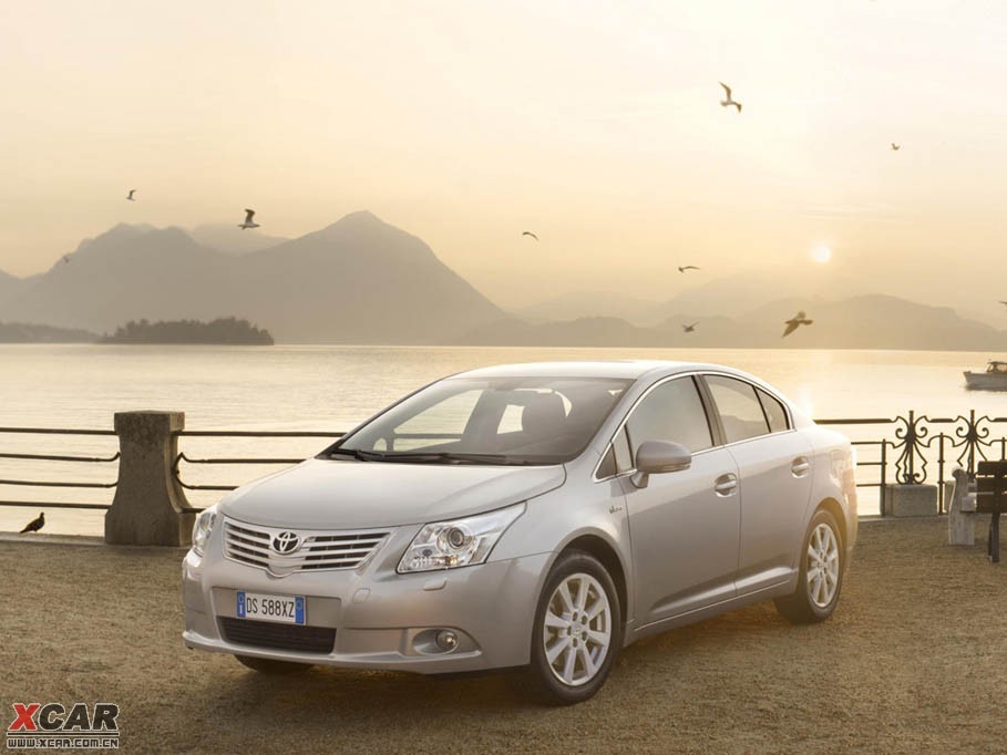 2012Avensis 