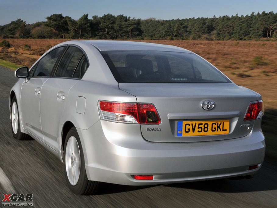 2012Avensis 