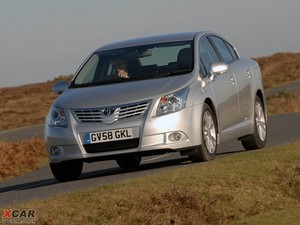 2012Avensis w^