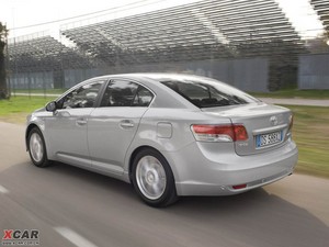 2012Avensis w^