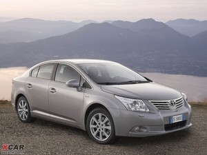 2012Avensis w^