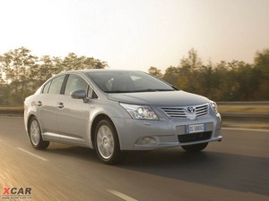 2012Avensis w^
