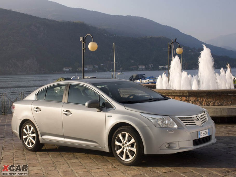 2012Avensis 