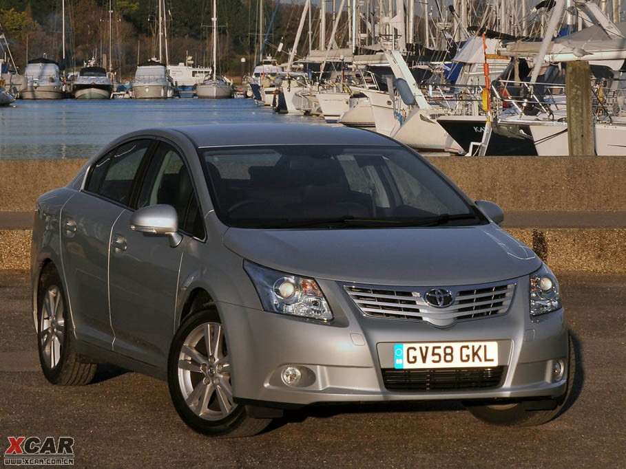 2012Avensis 