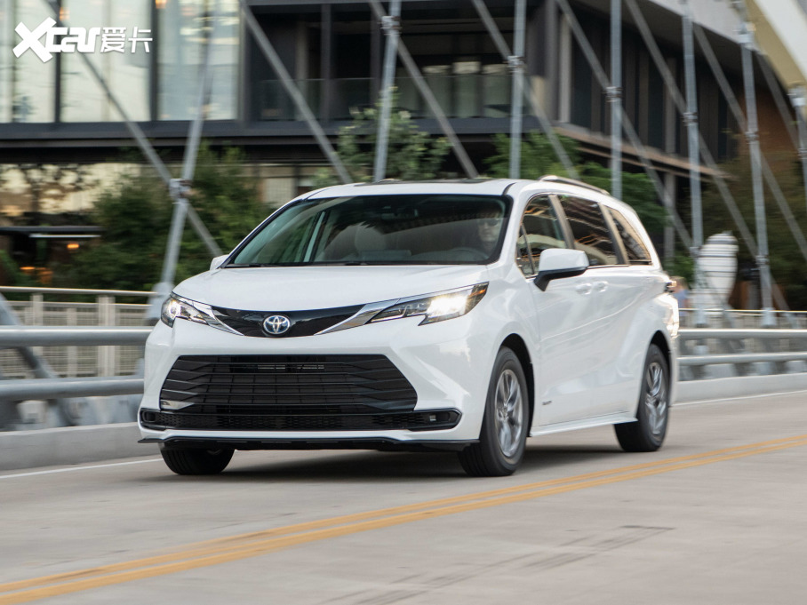 2021��Sienna 2.5L��� ���LE 8�� ������