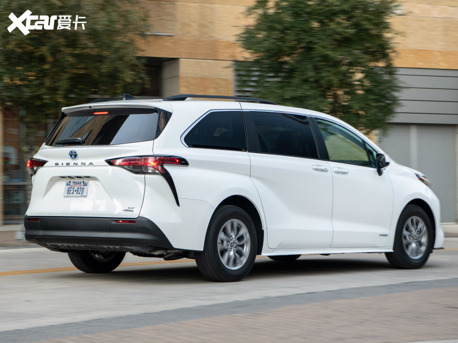 2021��Sienna 2.5L��� ���LE 8�� ������