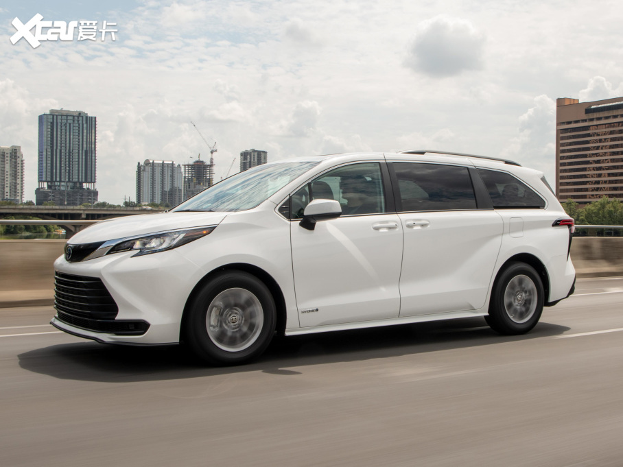 2021Sienna 2.5L (q)LE 8 