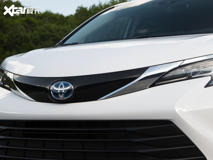 2021Sienna 2.5L LE 8 