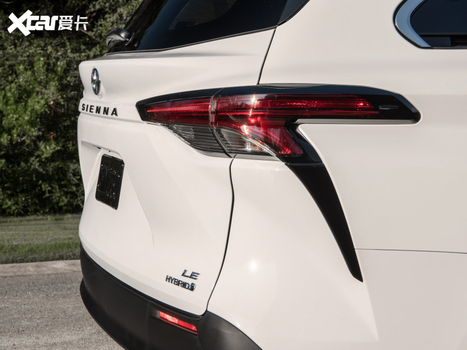 2021Sienna 2.5L(dng) (q)LE 8 (gu)