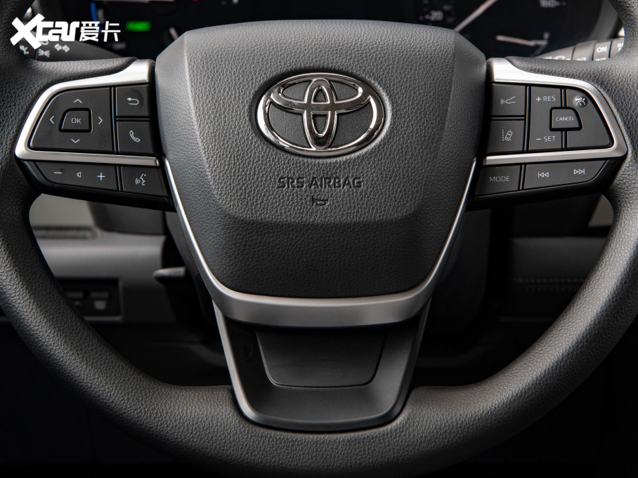 2021��Sienna 2.5L��� ���LE 8�� ������