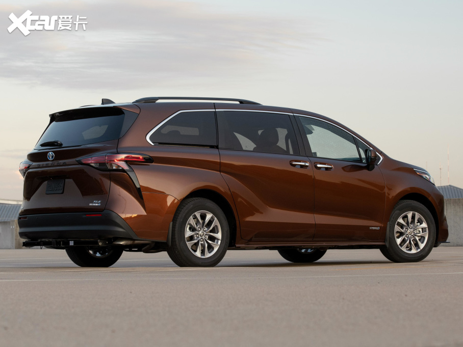 2021Sienna 2.5L(dng) (q)XLE 7 (gu)