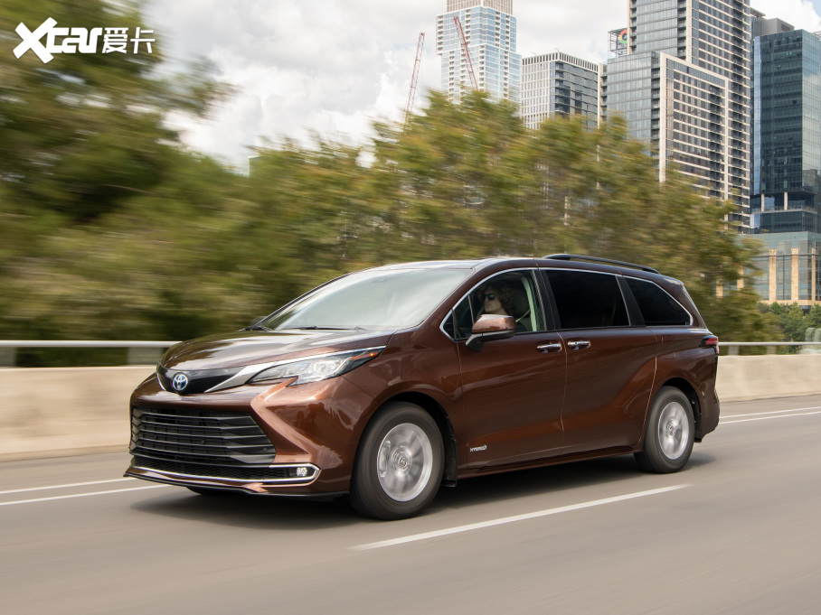 2021Sienna 2.5L (q)XLE 7 