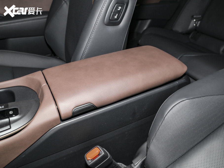 2023��ʹ�(�M��) SportCross 2.5L HEV������F��