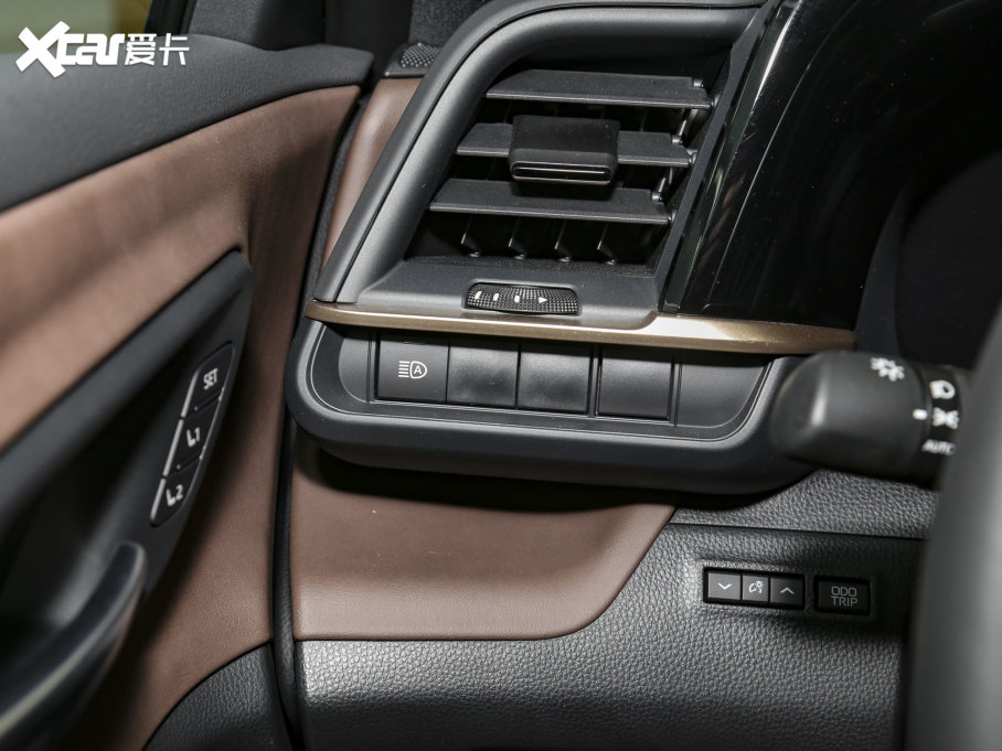 2023ʹ(M(jn)) SportCross 2.5L HEV(q)F