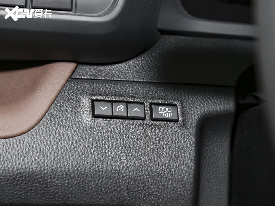 2023��ʹ�(�M��) SportCross 2.5L HEV������F��