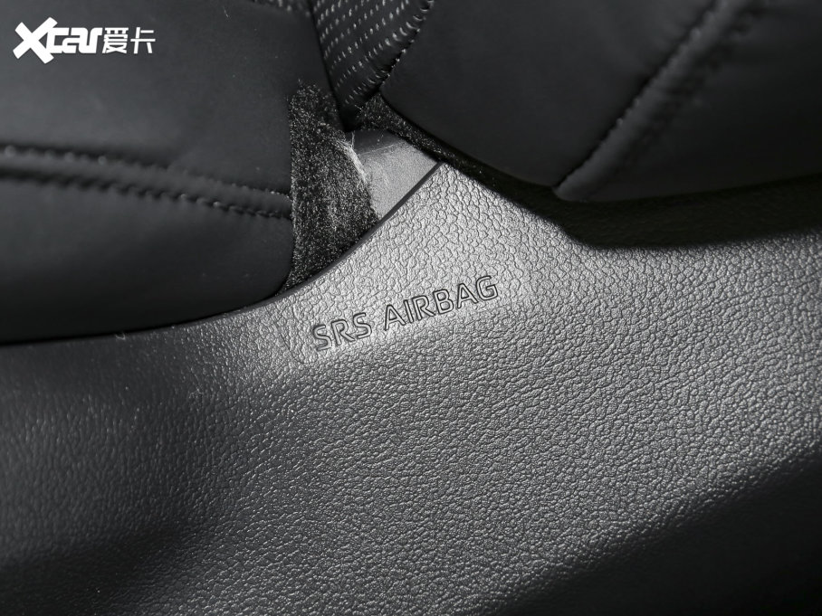 2023��ʹ�(�M��) SportCross 2.5L HEV������F��