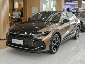 2023款皇冠(进口) SportCross 2.5L HEV两驱尊贵版