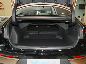 2023SportCross 2.5L HEVF g