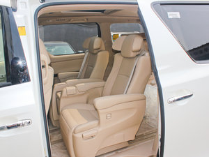 2012款3.5L 豪华版 后排空间