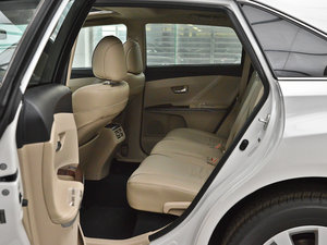 2013款2.7L 四驱豪华版 后排空间