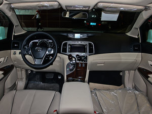 2013款2.7L 两驱豪华版 内饰全景