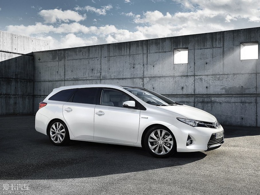 2013SAuris Touring Sports