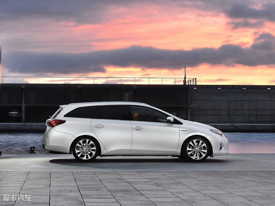 2013SAuris Touring Sports